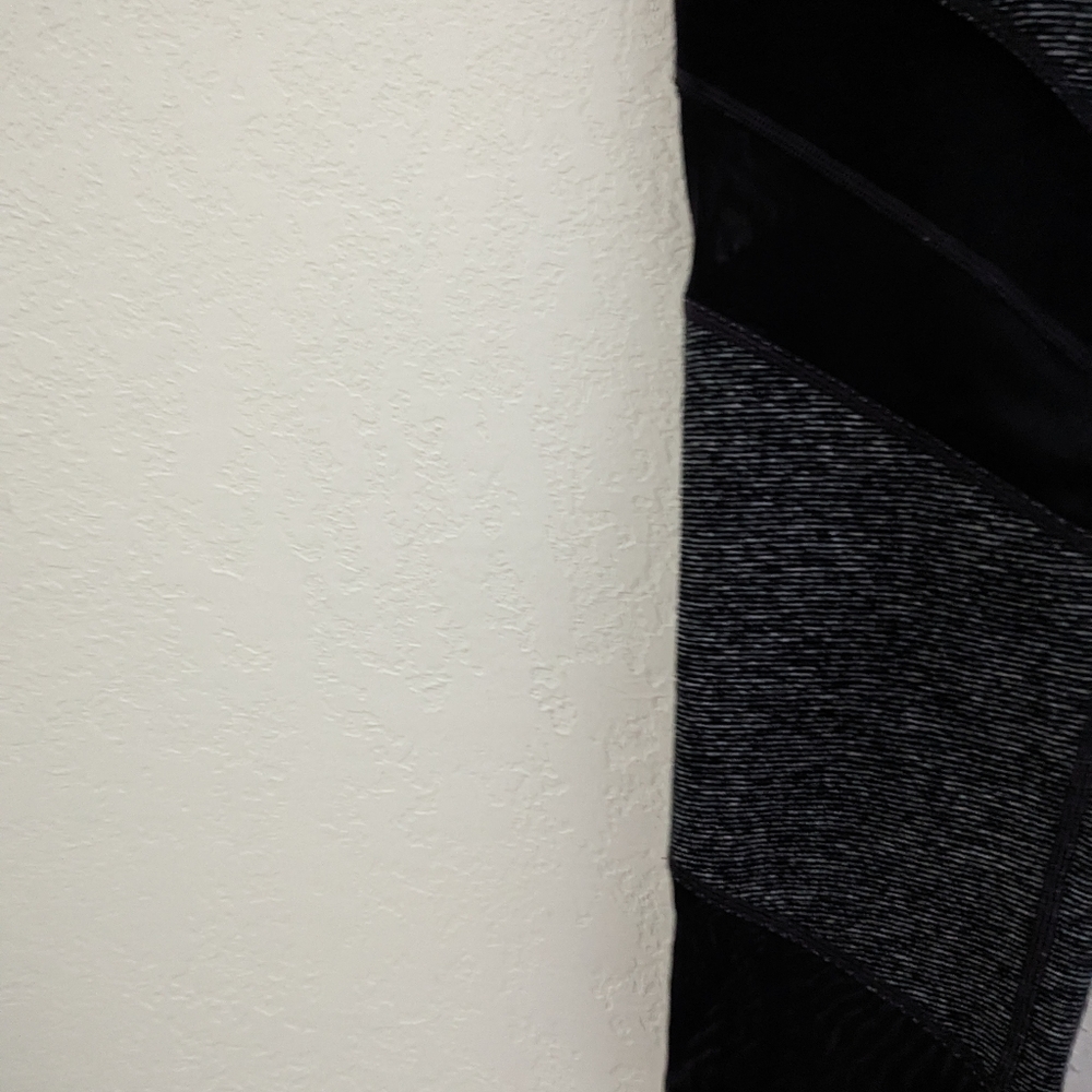 Zella X Nordstrom High Waisted Gray & Black Mesh Activewear Cropped Leggings - Picture 7 of 7